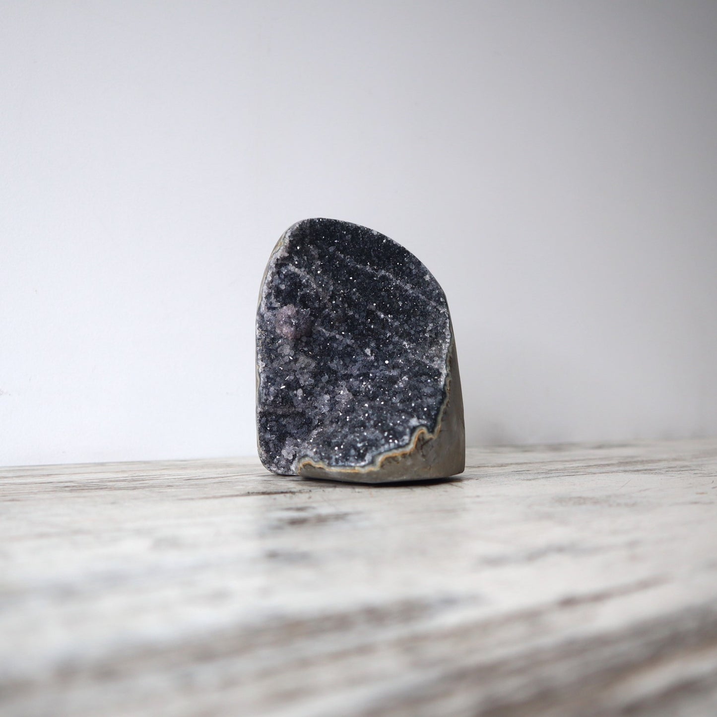 Black Amethyst Cave (1.1kg)