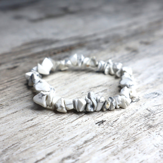 Howlite Crystal Chip Bracelet