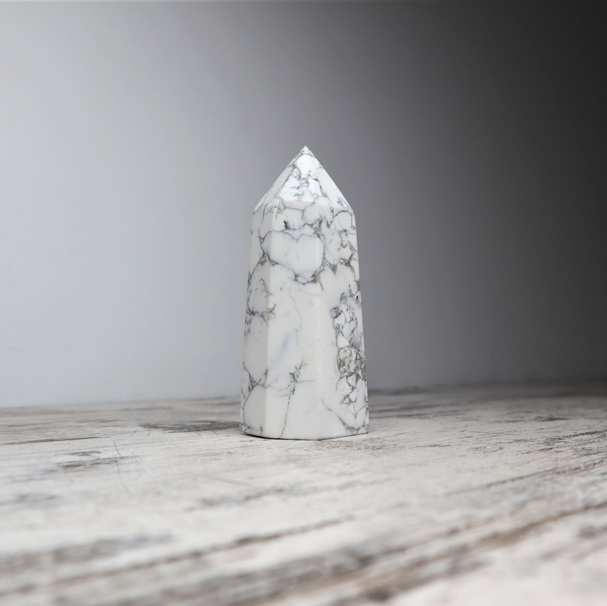 White Howlite Tower (500g)