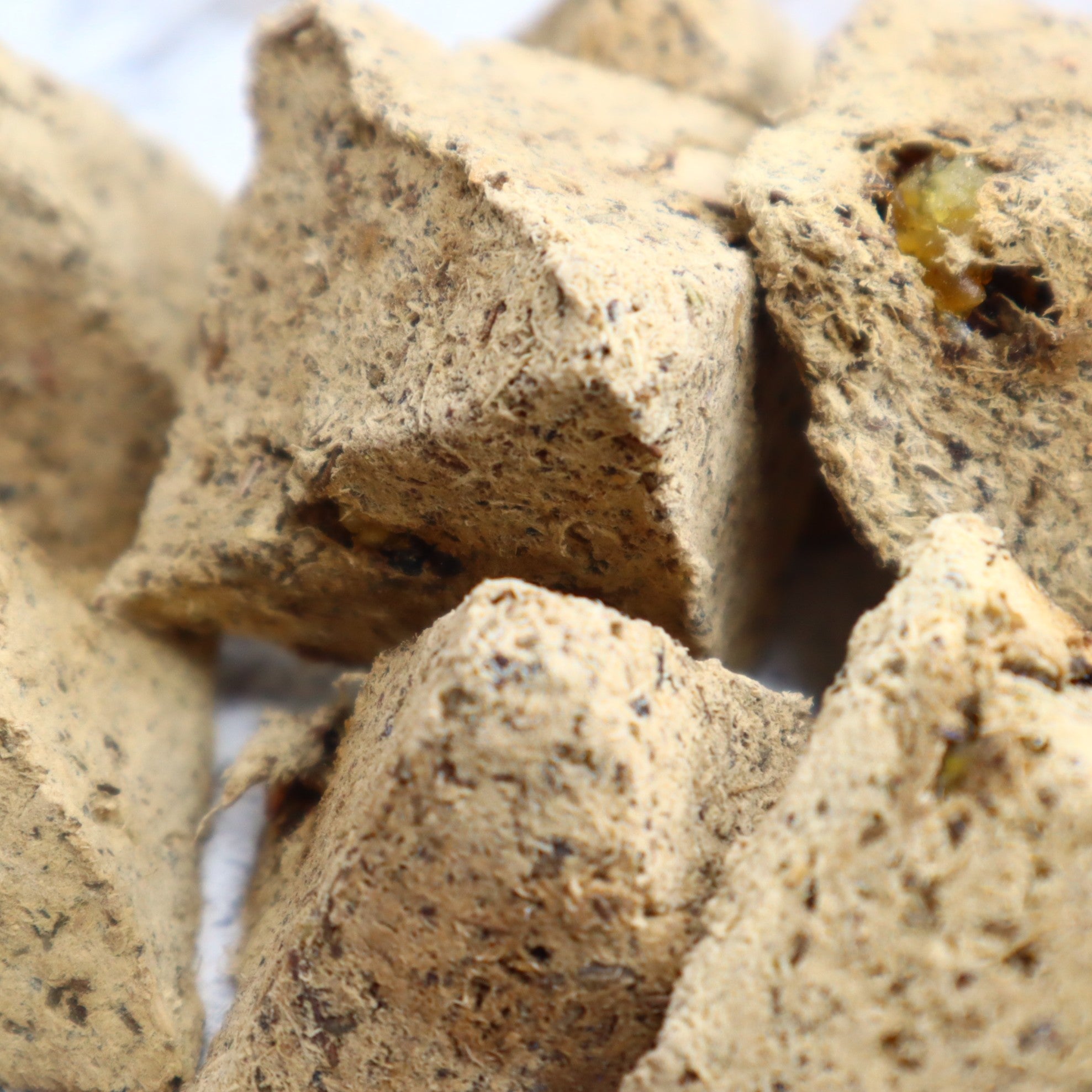 Sagrada Madre Energetic Pyramid | Olibanum + Chamomile | Purification & Protection