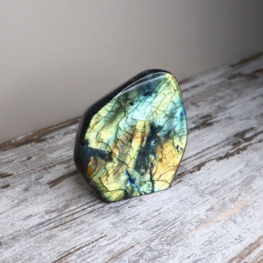 Labradorite Freeform | Transformation, Intuition & Protection