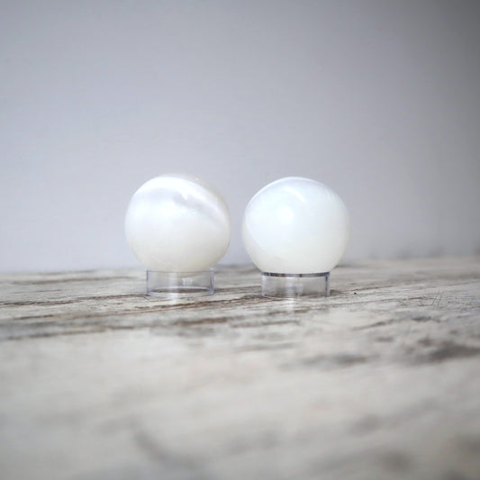 Selenite Sphere | Aura Cleanse & Lunar Light