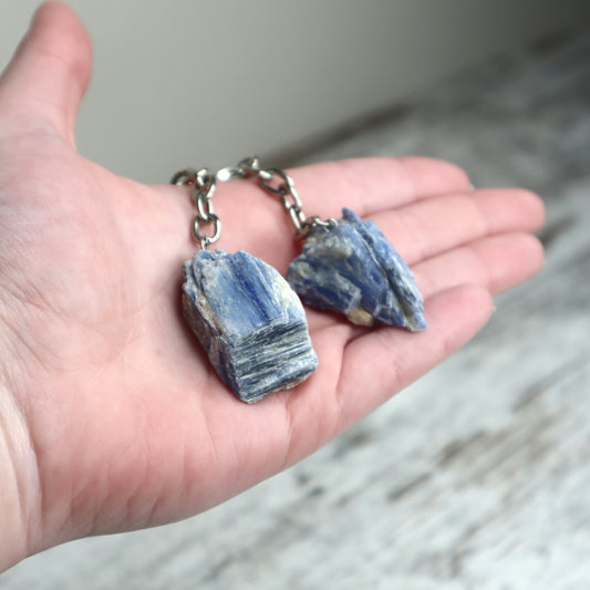 Blue Kyanite Keychain | Clarity, Communication & Alignment