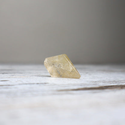 Golden Rutilated Quartz Mini Freeform | Manifestation, Clarity &amp; Positive Transformation