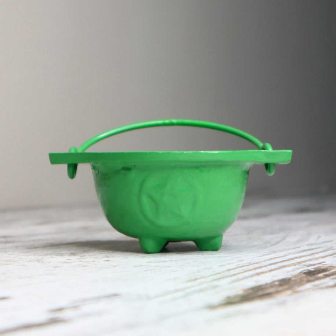 Cast Iron Pentagram Cauldron | Green | Rituals, Intention &amp; Altar Magic