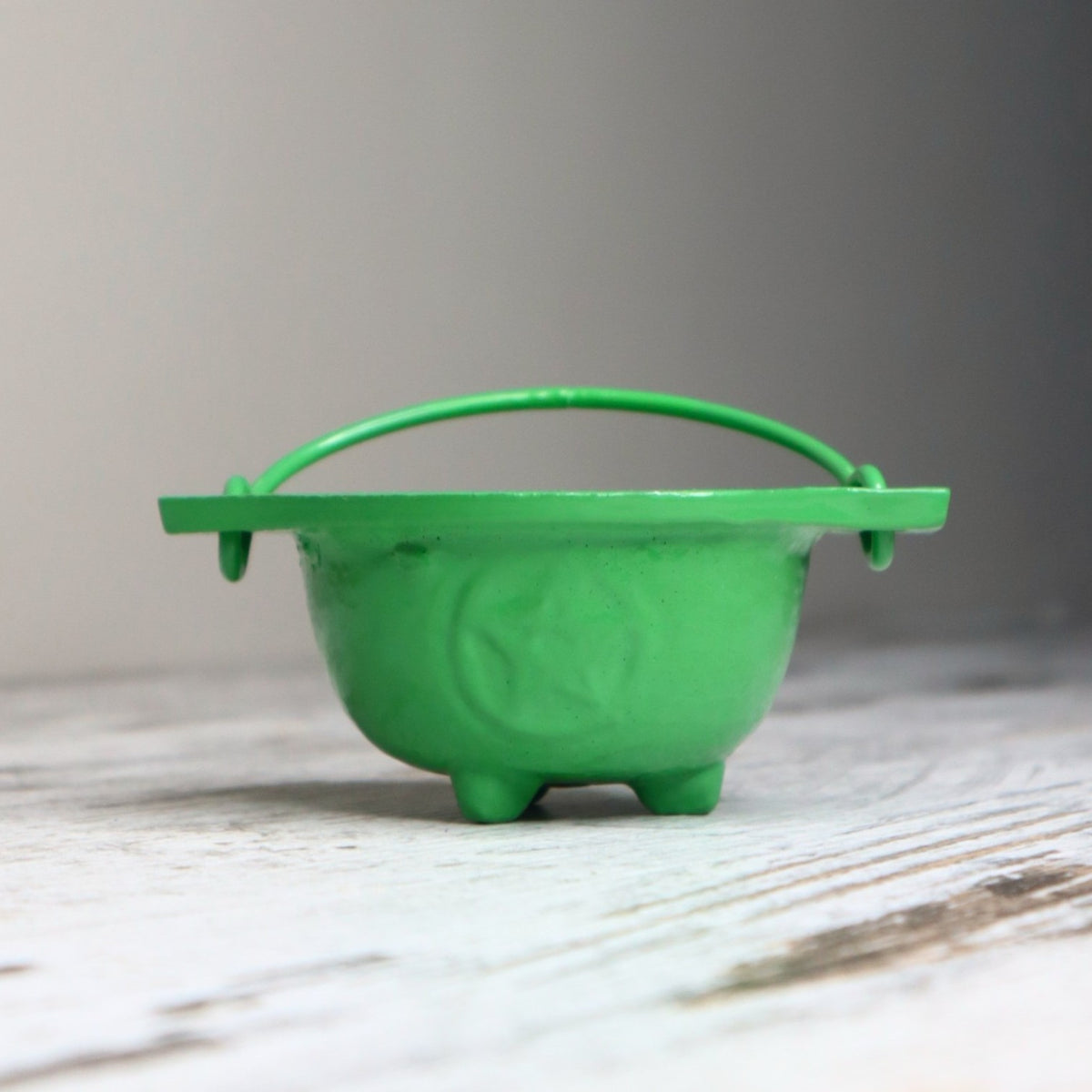 Cast Iron Pentagram Cauldron | Green | Rituals, Intention &amp; Altar Magic