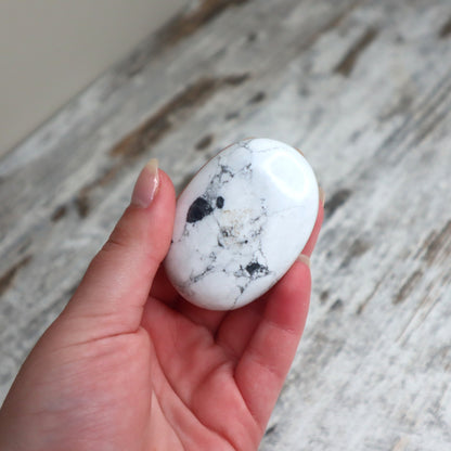 Howlite Palm Stone | Calm, Patience & Emotional Release