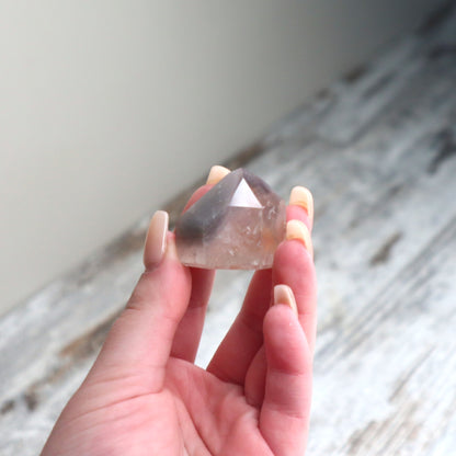 Lithium Quartz Mini Freeform | Emotional Comfort, Inner Calm & Gentle Strength