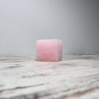 Mangano Calcite Cubes